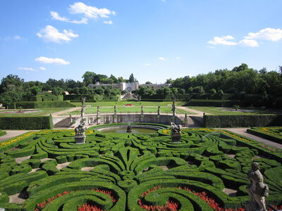 Französischer Park im Schloss Dobris